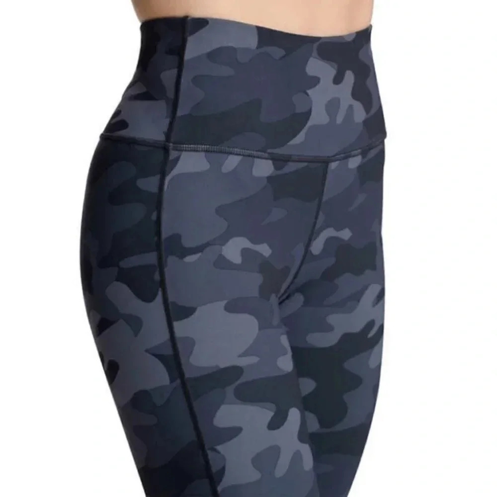 Lolë Activewear Workout Leggings Gym Grey Black Camouflage Print  Small NWT - Picture 4 of 12